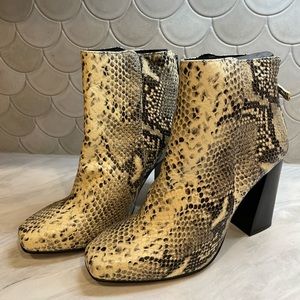 Shelly’s London Snakeskin heeled boots size 39/9